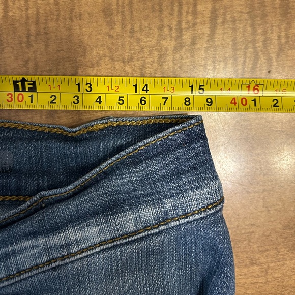 Judy Blue JB8240MD Women’s Low Rise Distressed Jeans Size 11 30x32.75 Denim
J - Picture 14 of 17